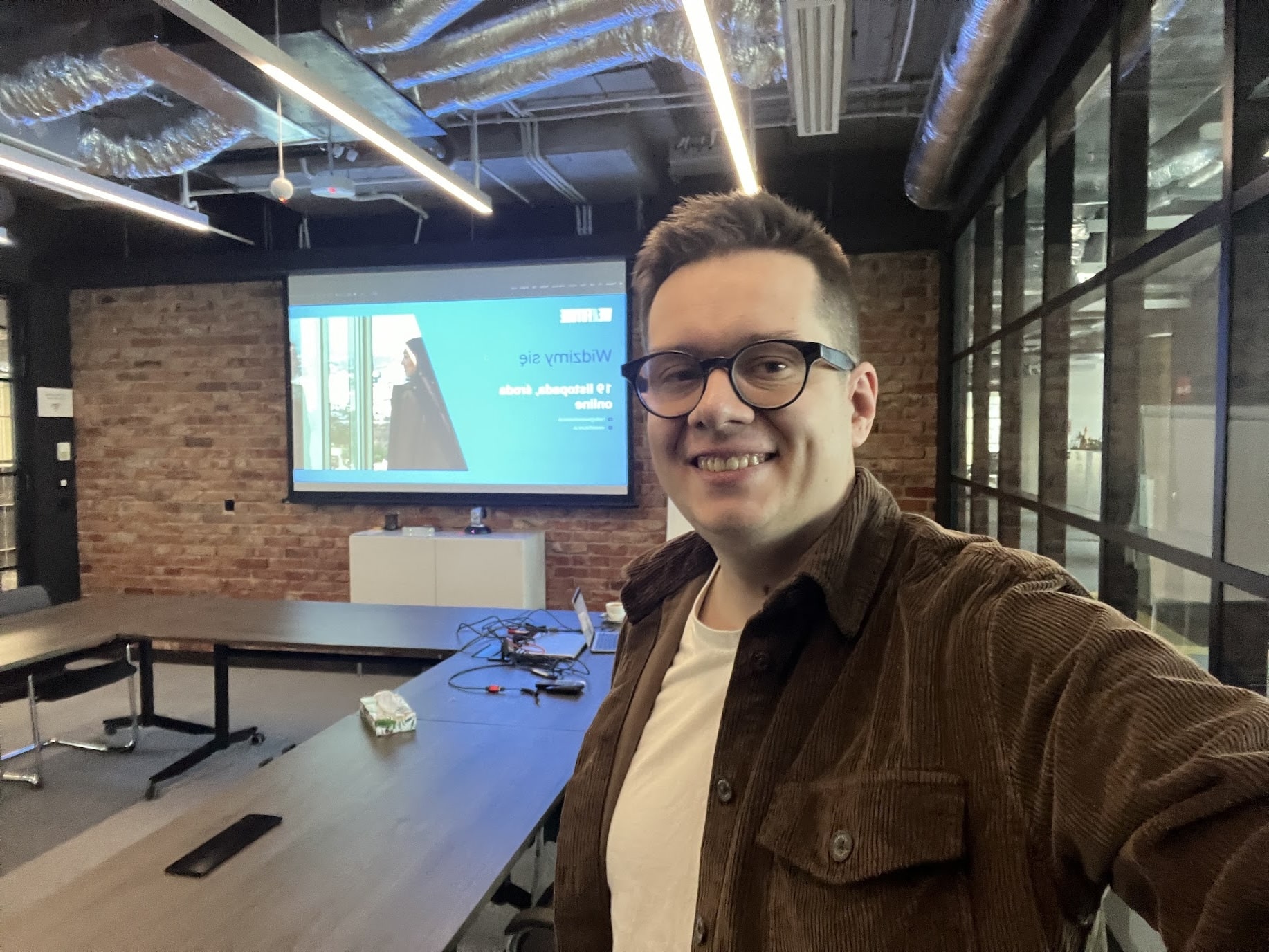 Jak praktyczne warsztaty AI przynoszą setki tysięcy złotych polskim firmom